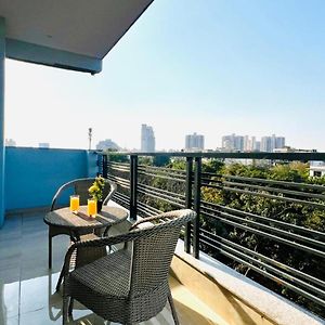 Premier One-Bedroom Apartment